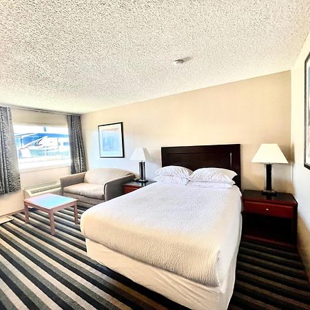 Royal Hotel لويدمينستر المظهر الخارجي الصورة