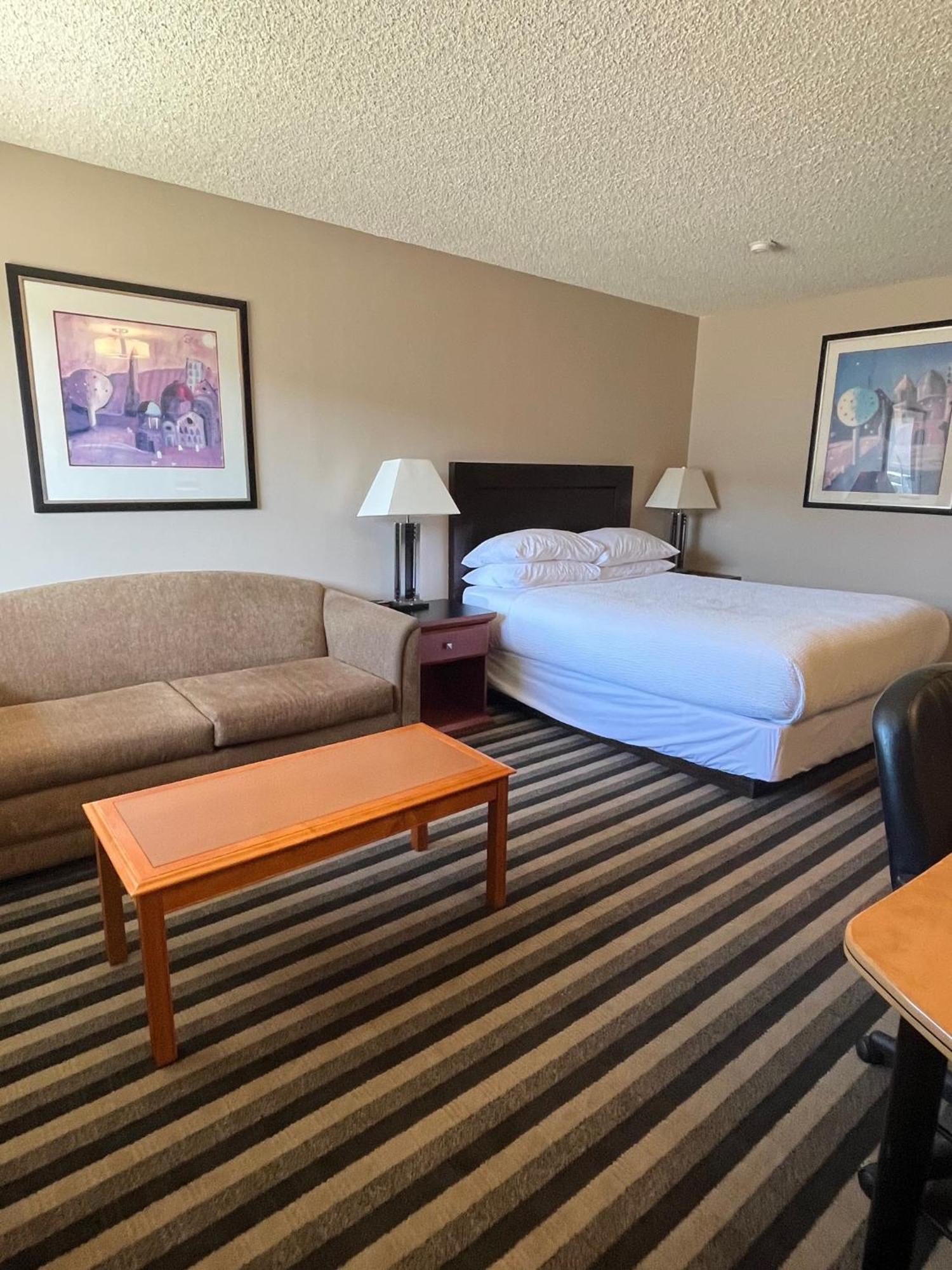 Royal Hotel لويدمينستر المظهر الخارجي الصورة